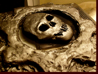 Illustration for article titled Someone's Dragon Collection Melted on this Gears of War Xbox 360